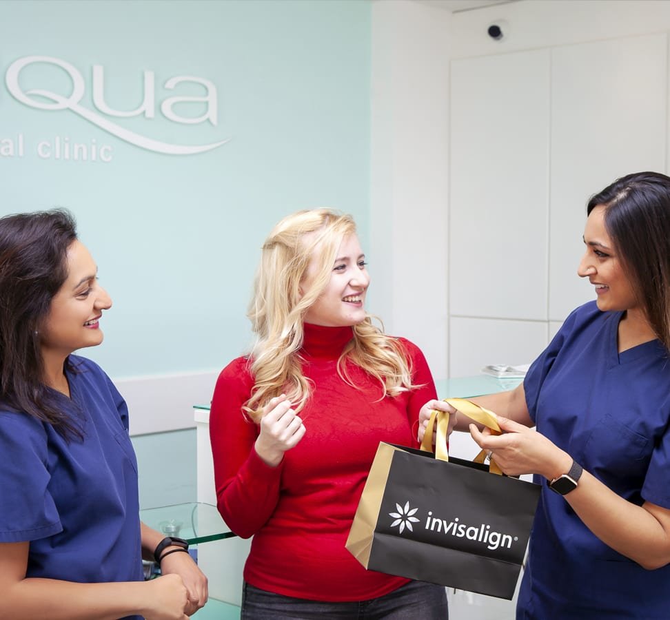 aqua-patient-invisalign-aligners-bag-reception